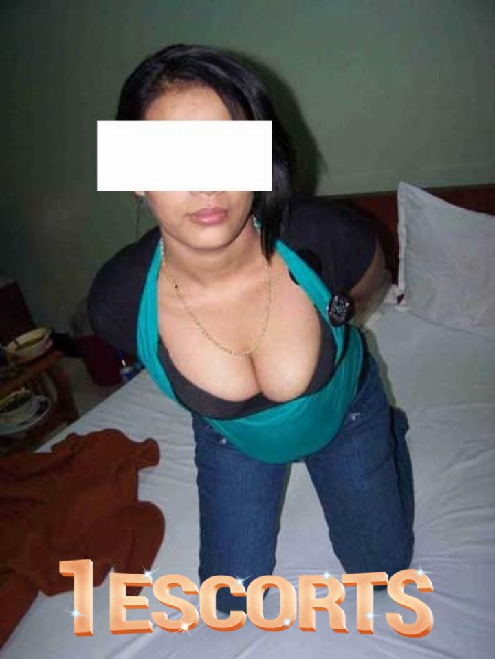 Lucknow Call girls Ph. numbers Bhabhi Escorts Services Housewife